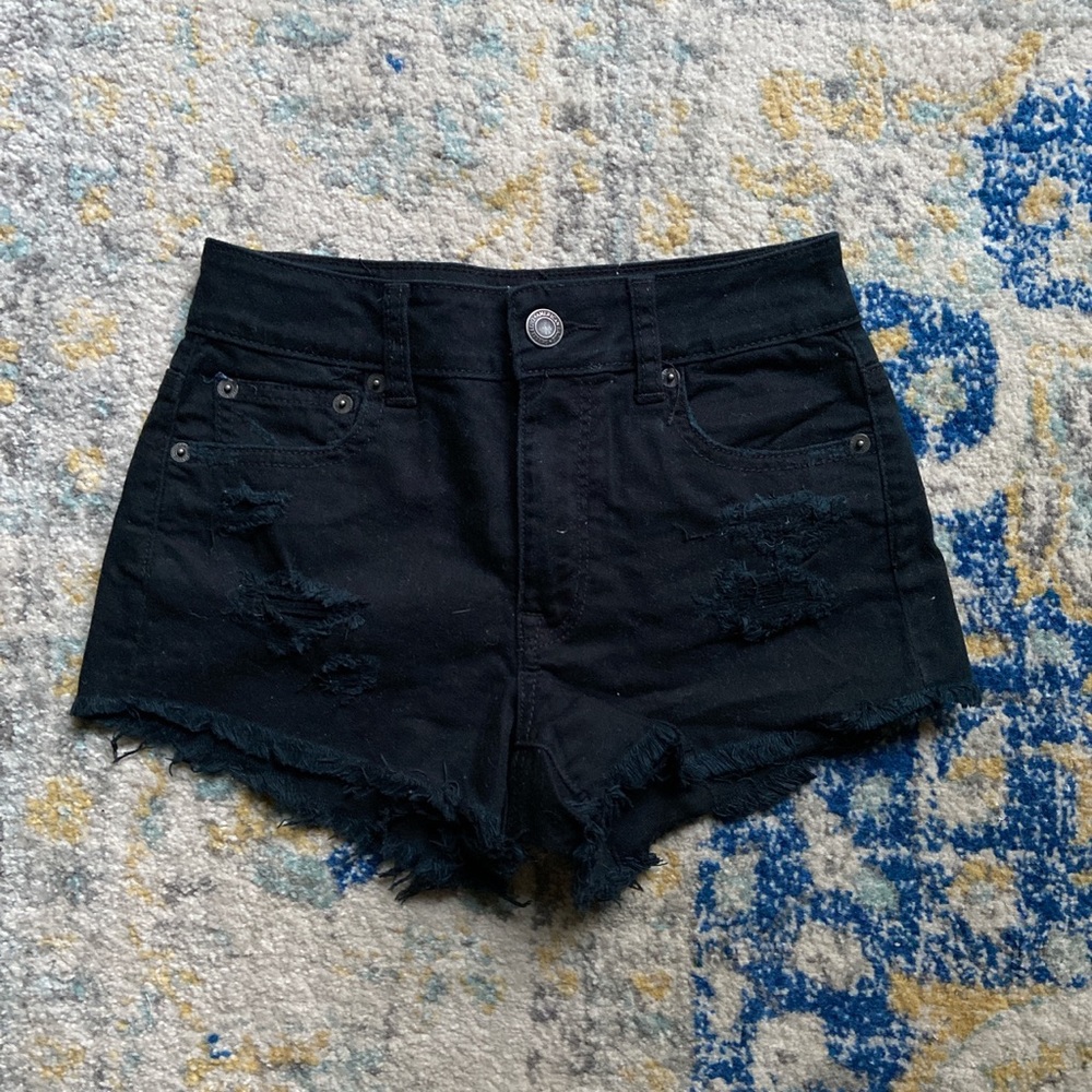 Barely worn; A great alt for Levi’s denim shorts